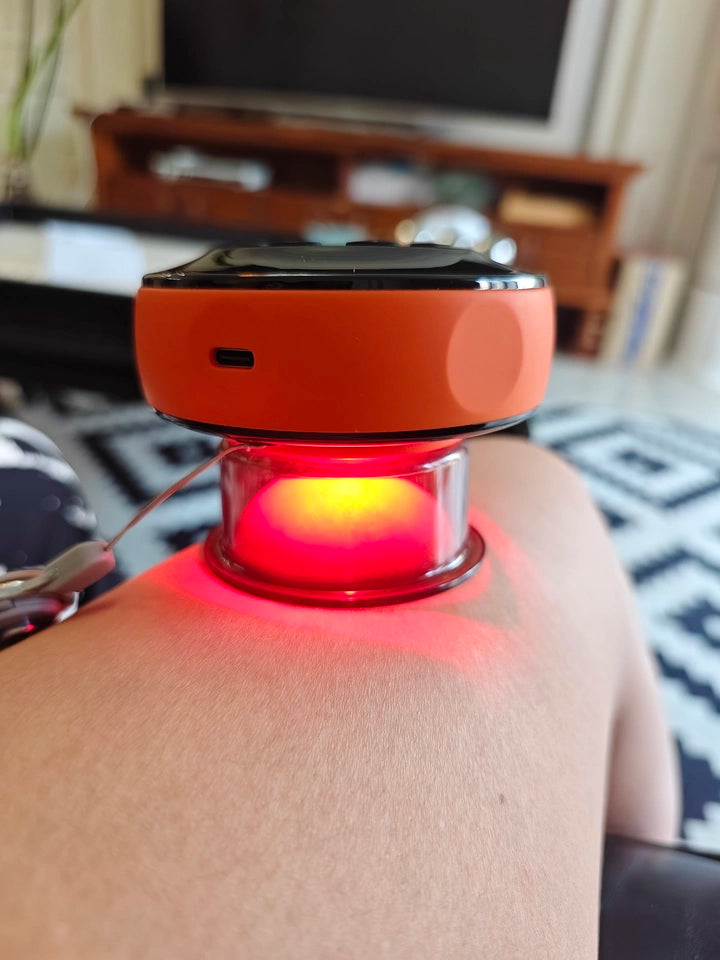 Customer photo using the Smart Cup around the knee area